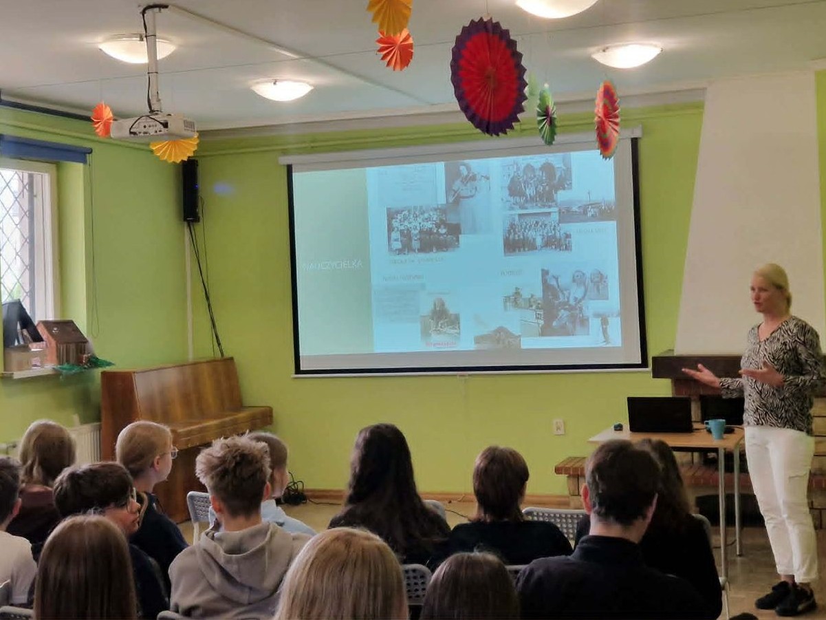 Read more about the article Spotkania z młodzieżą